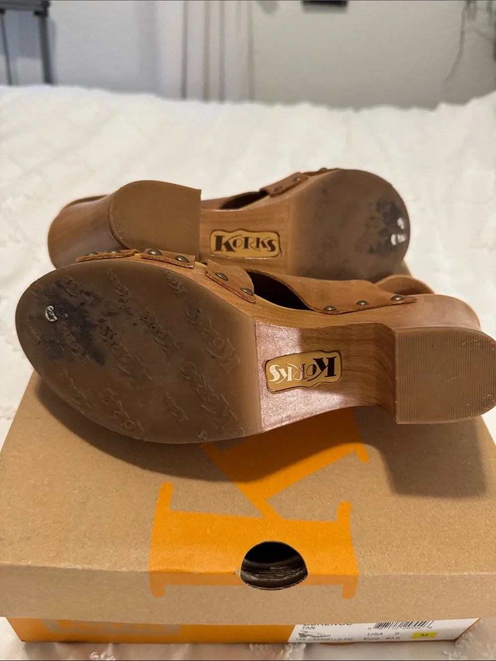 Korks Berengo Lightweight Tan Platform Clog Sandals - Women's